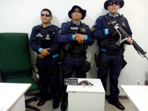 Policiais que prenderam o acusado