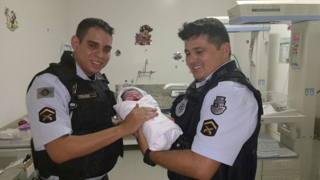 Policiais Militares Realizam Parto Dentro De Viatura Mon Litos Post